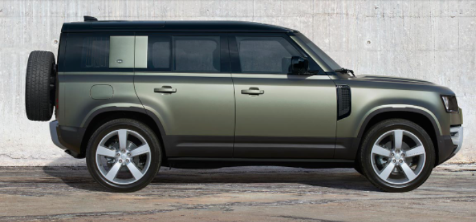 Land Rover Defender 2026 in Saudi Arabia