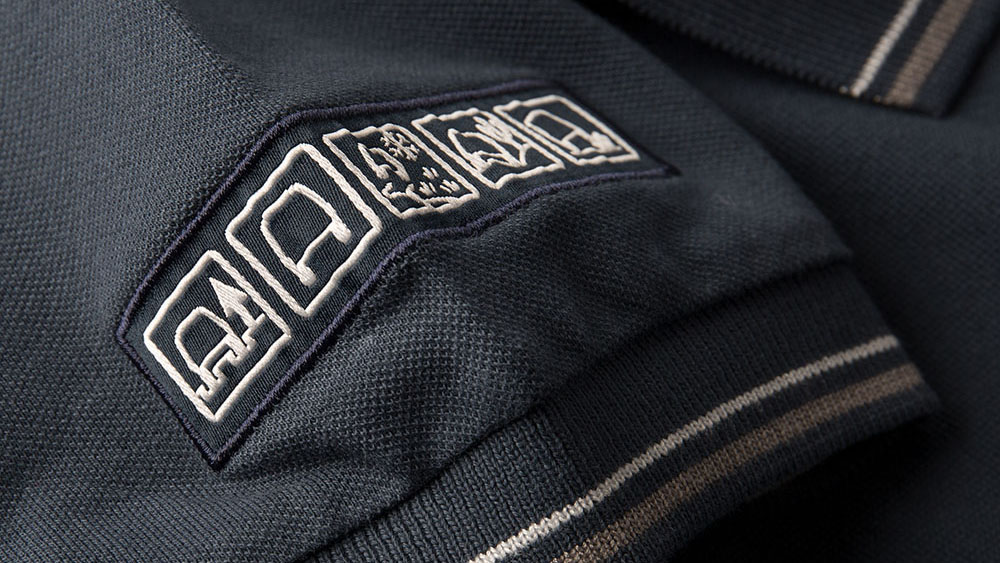 MEN’S OVAL BADGE T-SHIRT - NAVY 6