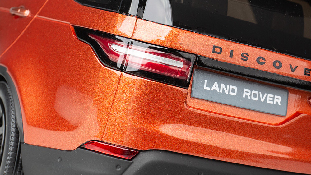 Discovery 1:18 Scale Model 5