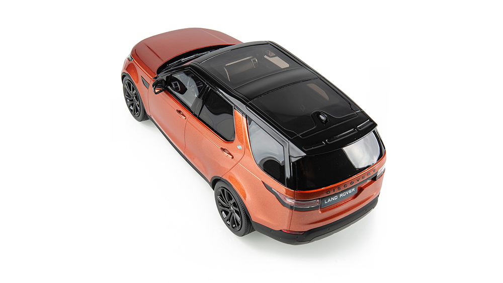 Discovery 1:18 Scale Model 8